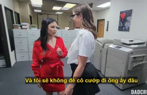 Em học sinh tò mò trước căn hộ bốc mùi cạnh bên nhận cái kết đáng thương