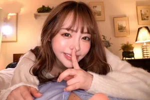 đằng sau chiếc gương Gã chồng không biết Cô vợ đang liếm cho sếp