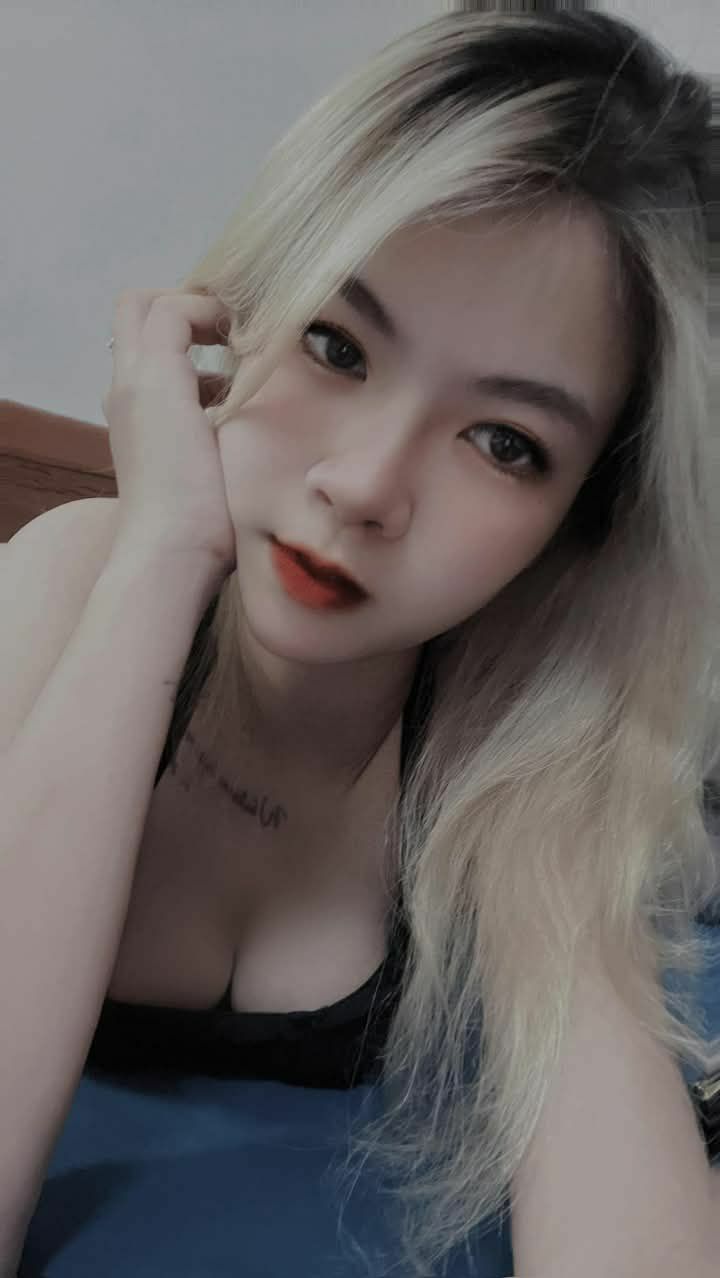 Ngửa lồn cho cậu em dưới quê bú đã cái nư